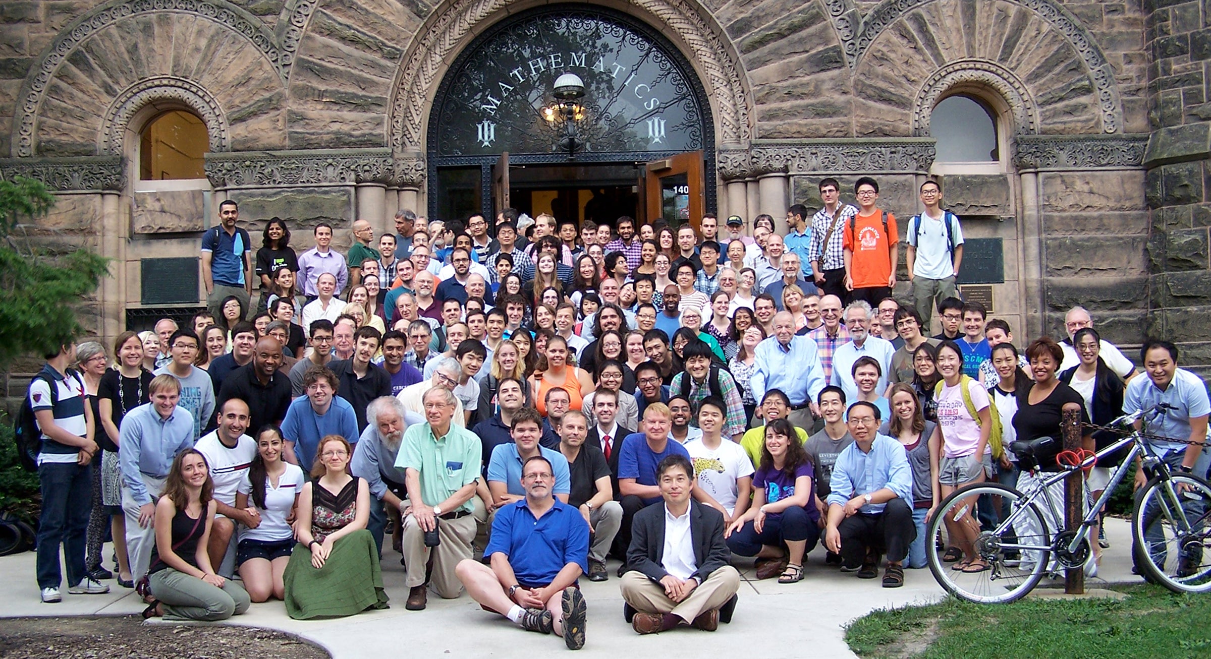 faculty, staff and students in front of Altgeld Hall