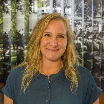 Stephanie Ellison headshot photo