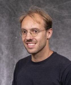 Profile picture for Aron Heleodoro